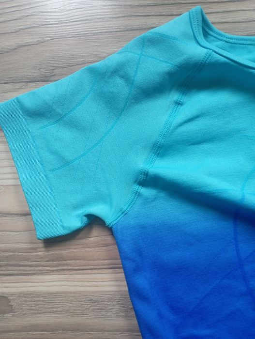 Костюмчик НОВЫЙ Шорты топ для тренировок размер М