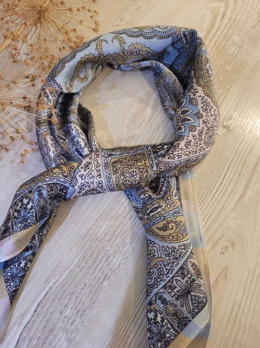 Apaszka błęki beż i róż 70x70