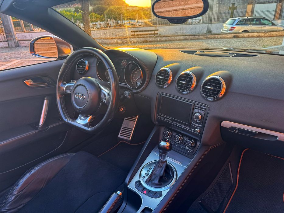 Audi TTS Roadster 2.0 TFSI Quattro 272cv - Desde 309€ Mês