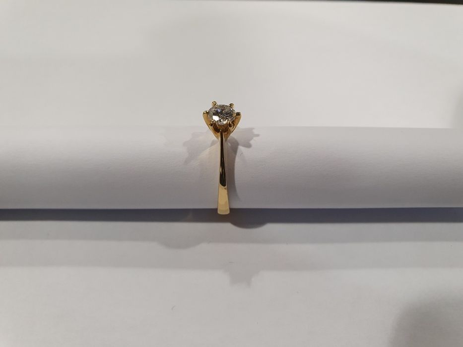 Anel noivado solitário | diamante 0.5 ct e ouro | oportunidade