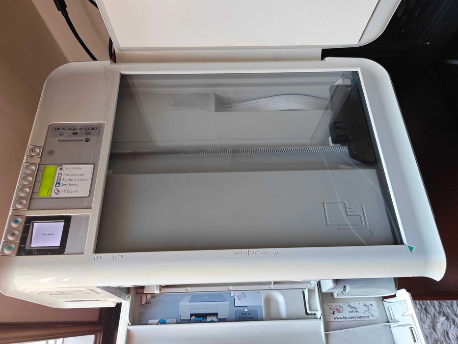 Impressora HP Photosmart C4380 All-in-One com Wi-Fi, tinteiros e caixa