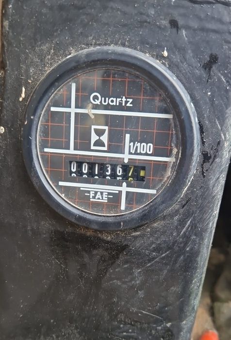 Giratória poclain 90 em excelente estado