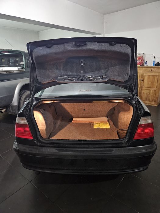 BMW 320d 2000 impecável