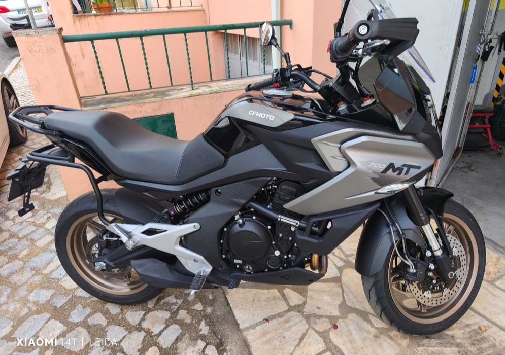Cf moto 700MT como nova