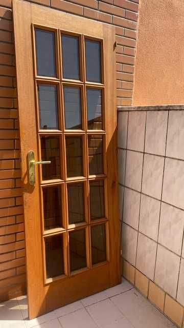 Porta de interior de madeira com vidros - standard