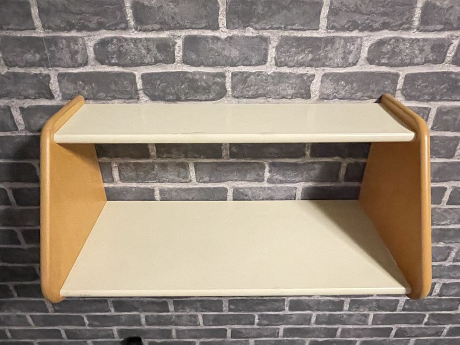 Prateleira de madeira