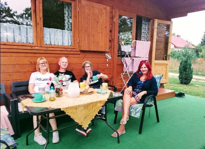 Drewniany domek u Niny nad Jeziorem Niesłysz.