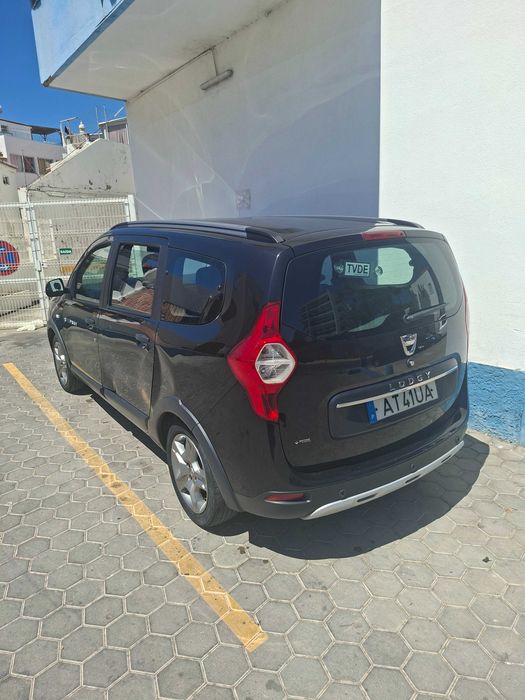 Vendo Carro Dacia lodgy 2021 7 lugares + empresa TVDE de 2 anos