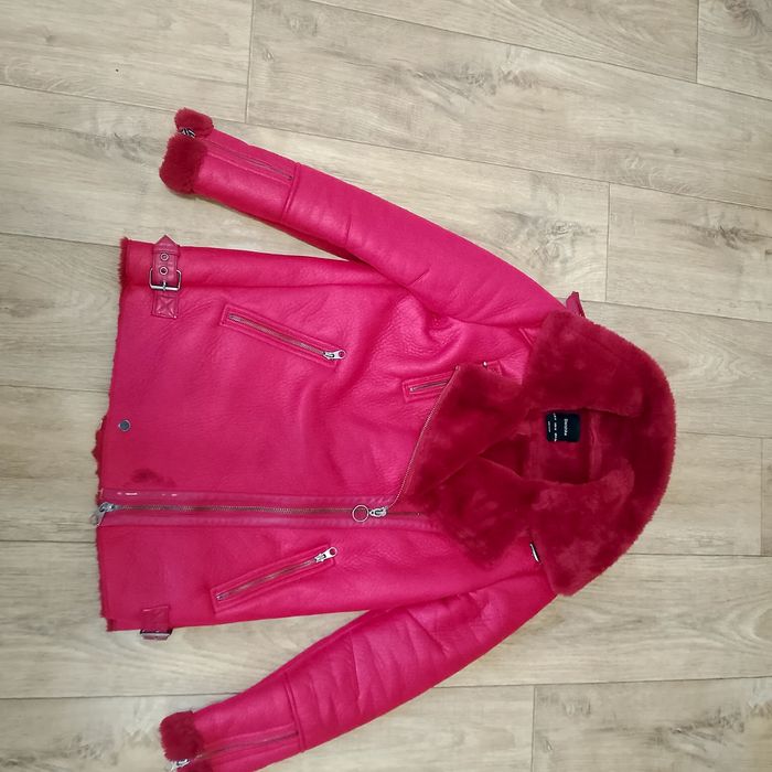Продам дубленку женскую Bershka