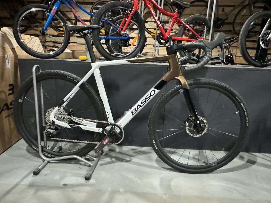 Niesamowity wloski gravel Basso Palta Carbon Rival 20 rat 0 %