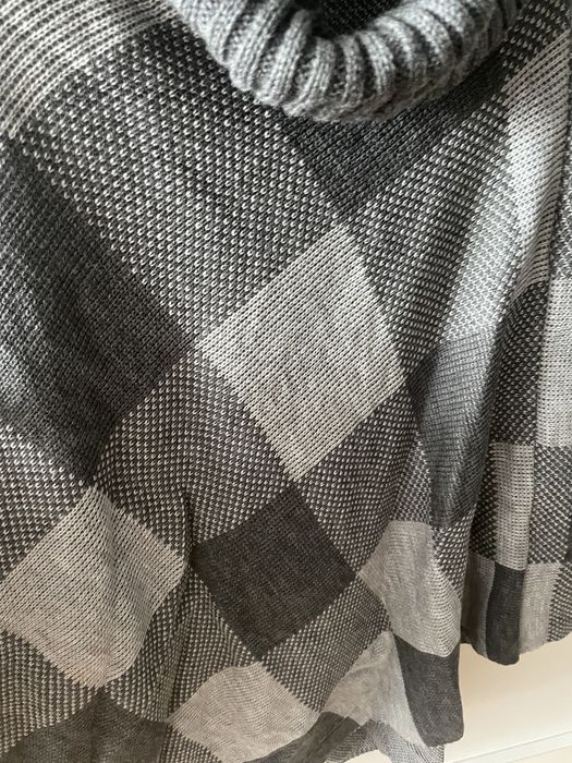 Sweter asymetryczny