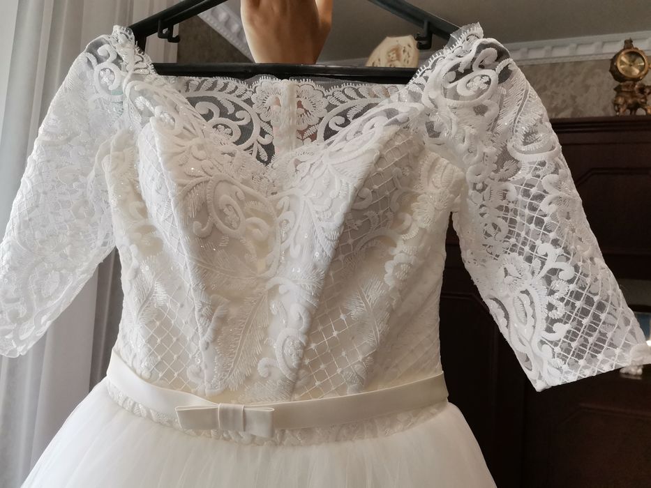 Весільна сукня айворі