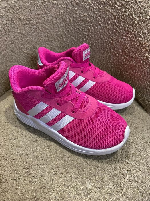 Кросівки Адідас оригінал стан нові розмір 25