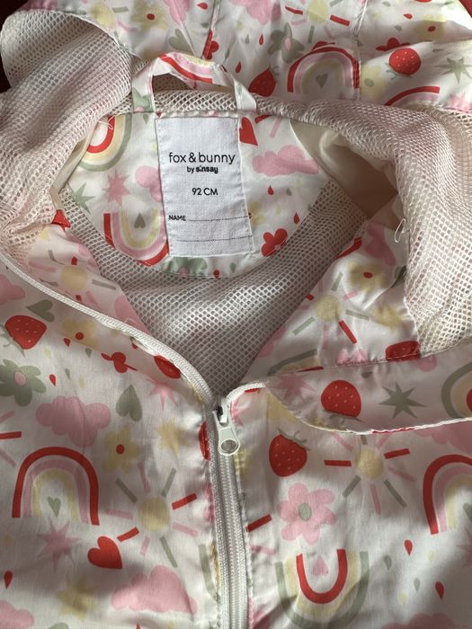 Cienka kurteczka wiatrówka z kapturem rozm.92