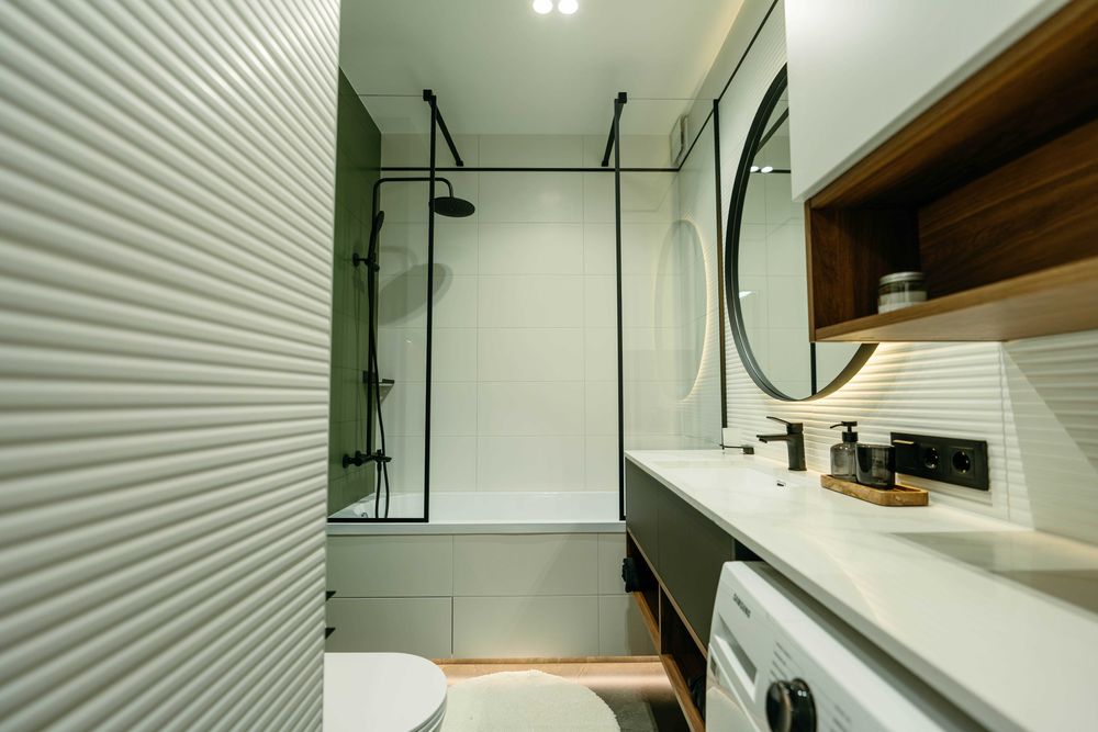 Файна Таун, 1-кім. Власник