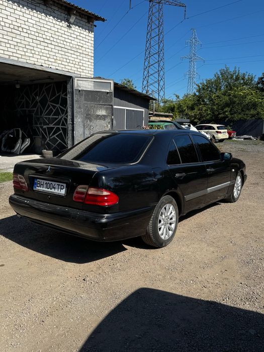 Продам Mercedes-Benz 2л Газ-бензин Автомат