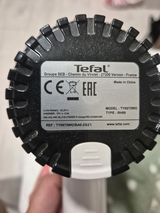 Odkurzacz bezworkowy Tefal 22V model RH69 pionowy akumulator mocny