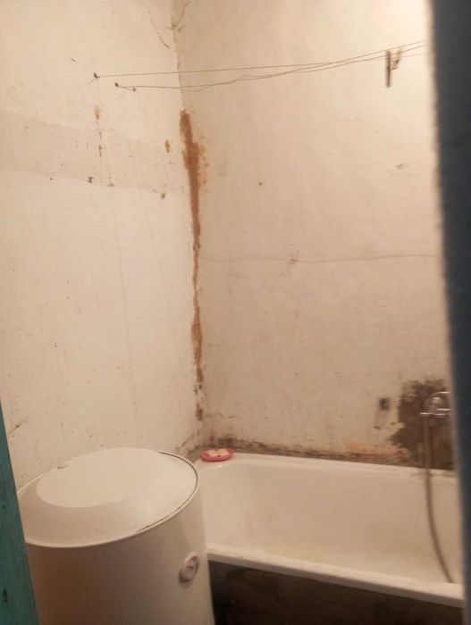 Продам затишний Будинок в центрі села ціна договірна