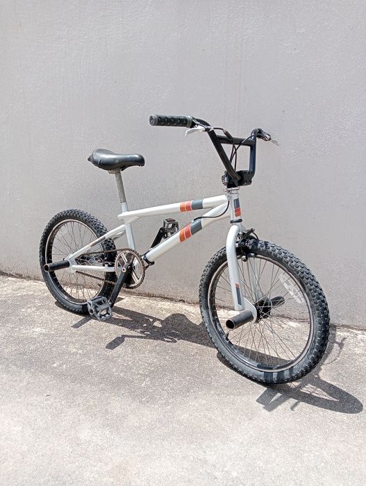 Bicicleta BMX Trek