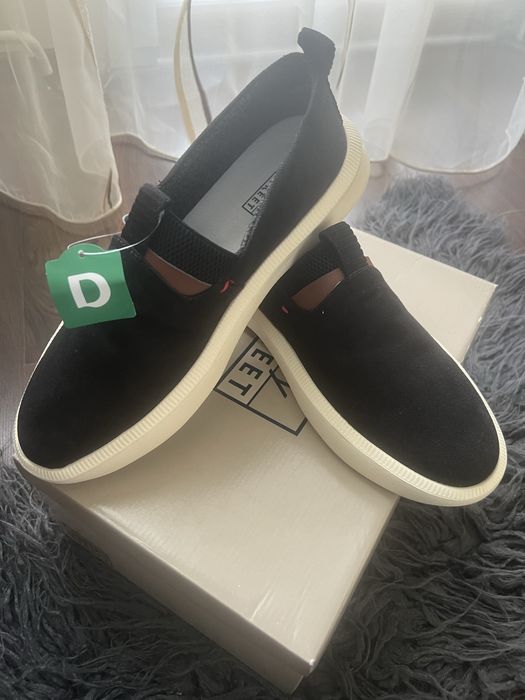 Nowe buty slip-on