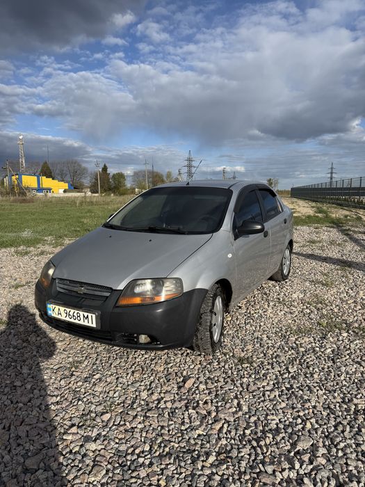 Chevrolet aveo 2005 рік 1.5 бензин