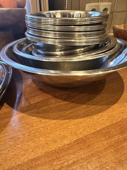 Metalowe tace i miski