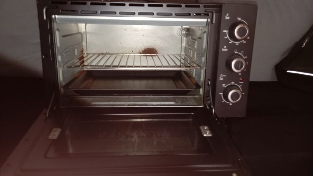 Forno eléctrico em bom estado