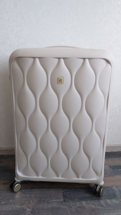 Валіза велика якісна