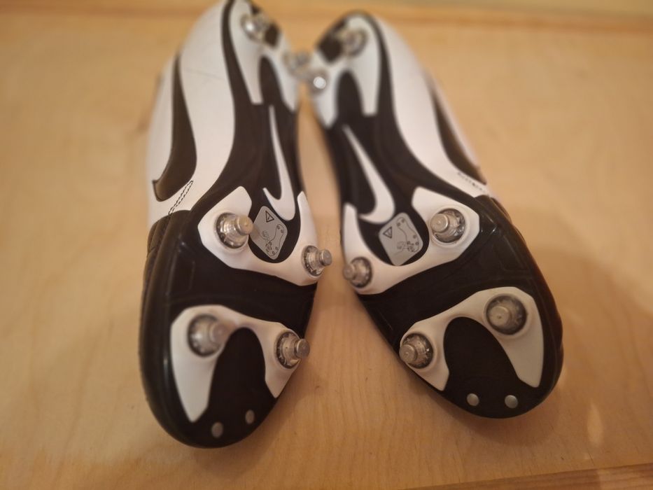 Buty piłkarskie Nike Mercurial Victory 4 IC