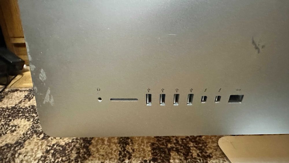 iMac 27" (2560 x 1440), Intel i7, 16GB RAM, 1TB SSD, Sequoia i Win11