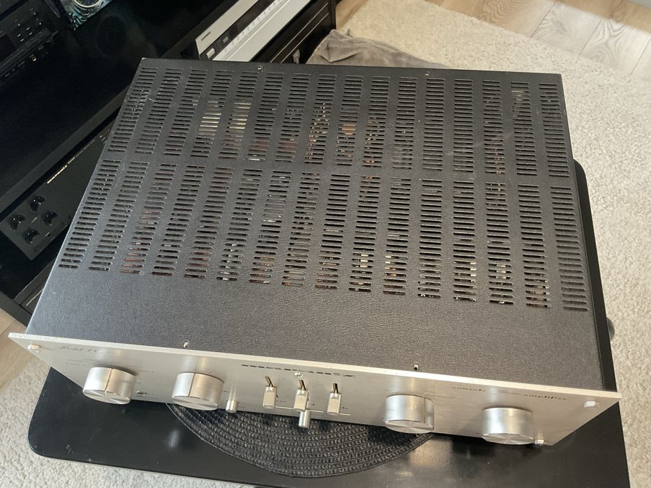 Винтажный усилитель Marantz 1090