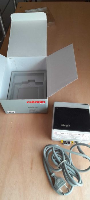 Transformador -Marklin 6002- de 220V/16V -52VA- na sua caixa original