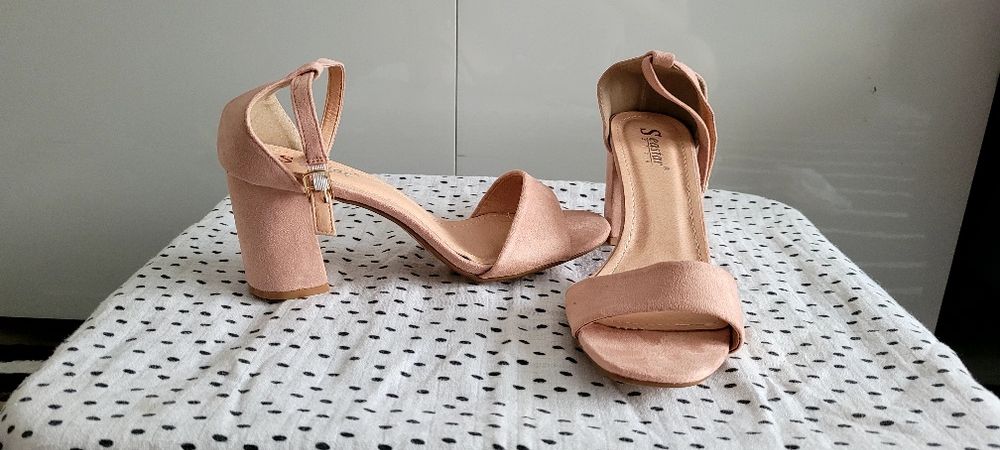 Buty z odkrytymi palcami na obcasie NOWE rozmiar 39