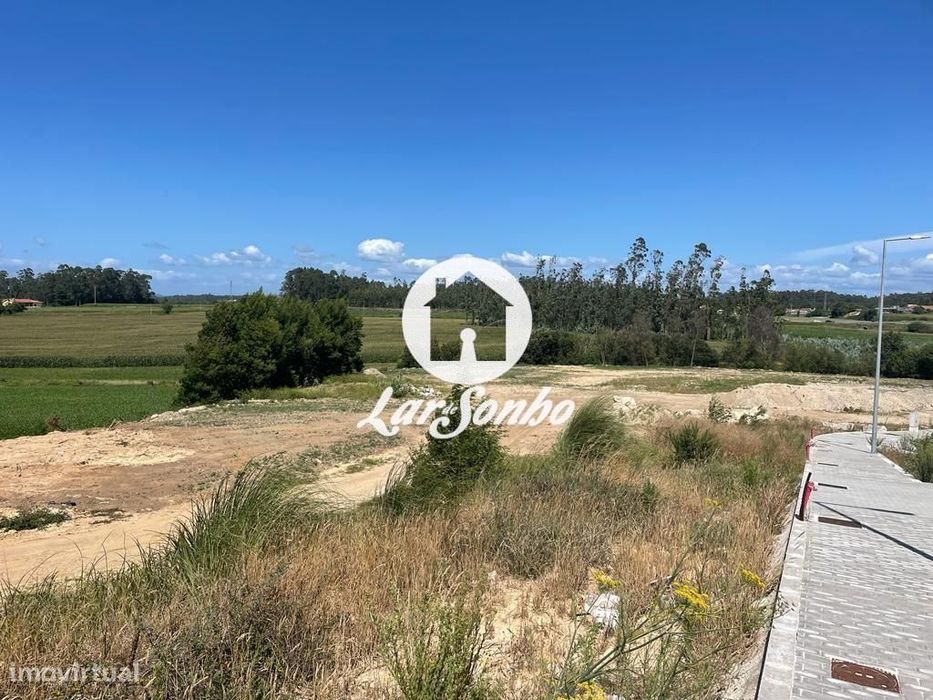 Plot for constructing a semi-detached house in Retorta, Vila do Conde.
