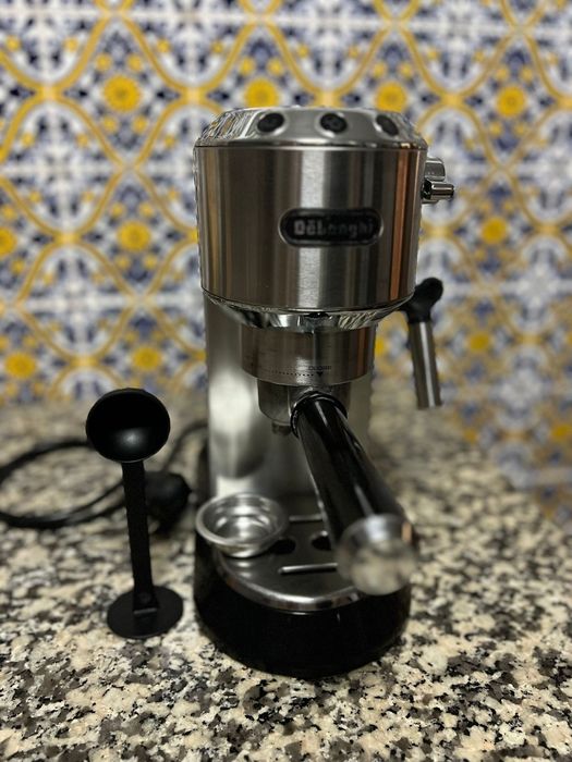 Vende-se máquina de café  marca Delonghi