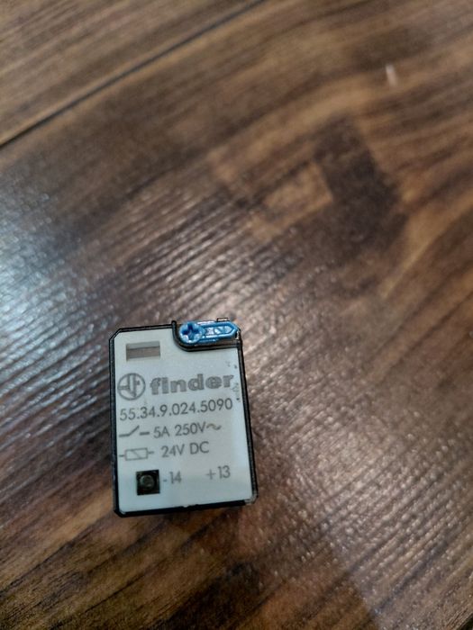 Finder 55.34.9.024.5090  реле 24 В DC