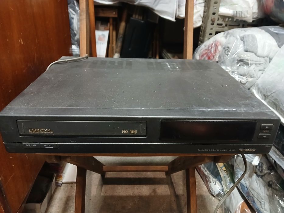 Magnetowid VHS SHARP
