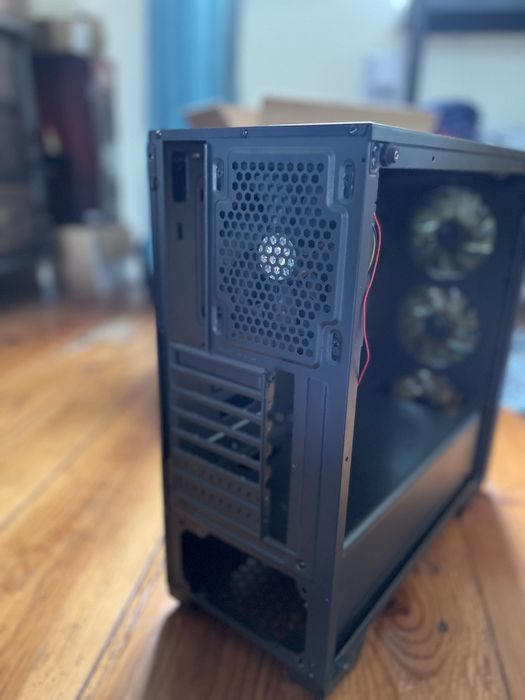 Caixa ASUS ROG com 4 ventoínhas