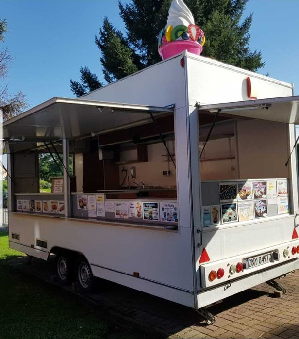 Przyczepa gastronomiczna wyposażona