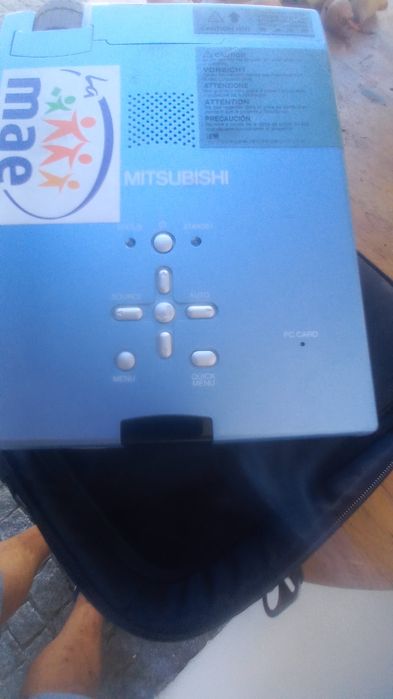 Projector Mitsubishi modelo XD50U