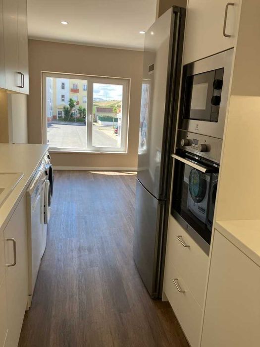 Apartamento T2 Novo com Entrada Independente e Garagem – Quinta do Sol, Sarge, Torres Vedras