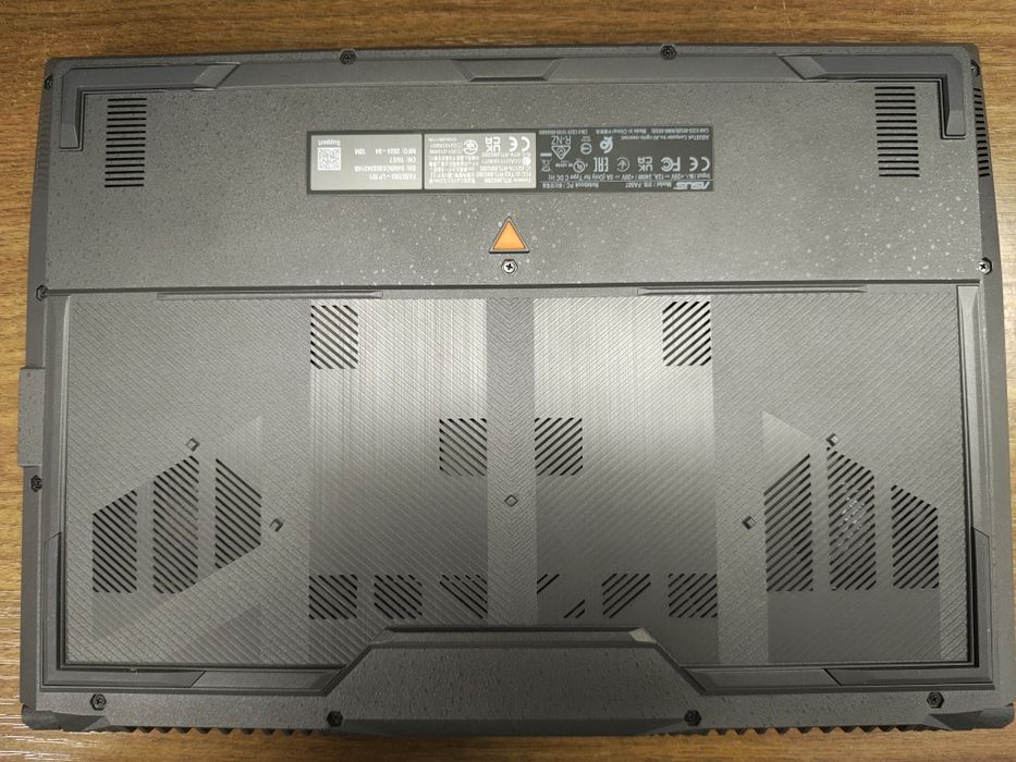 Ігровий ноутбук Asus TUF Gaming FA507NU-LP101 R5-7535HS RTX4050 НЕСПРАВНИЙ ПРОЦЕСОР