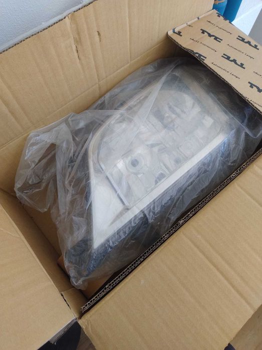Farol Mercedes‑Benz Sprinter (esquerda/direita)
