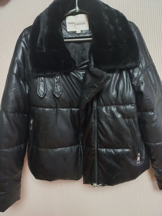 Зимова куртка НОВА