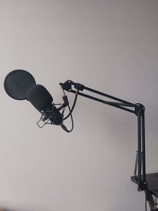 Mikrofon snab HF-50 z statywem i pop filtrem