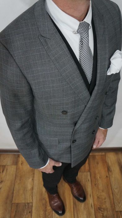Marynarka Dwurzędowa RESERVED Szara w Kratę | Klasyka i Elegancja | 48