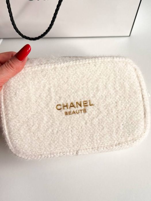 Різдвяна косметичка Chanel
