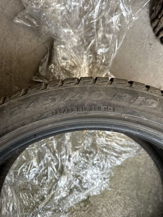 Резина ( шины ) pirelli r19 245/40 ( зима )