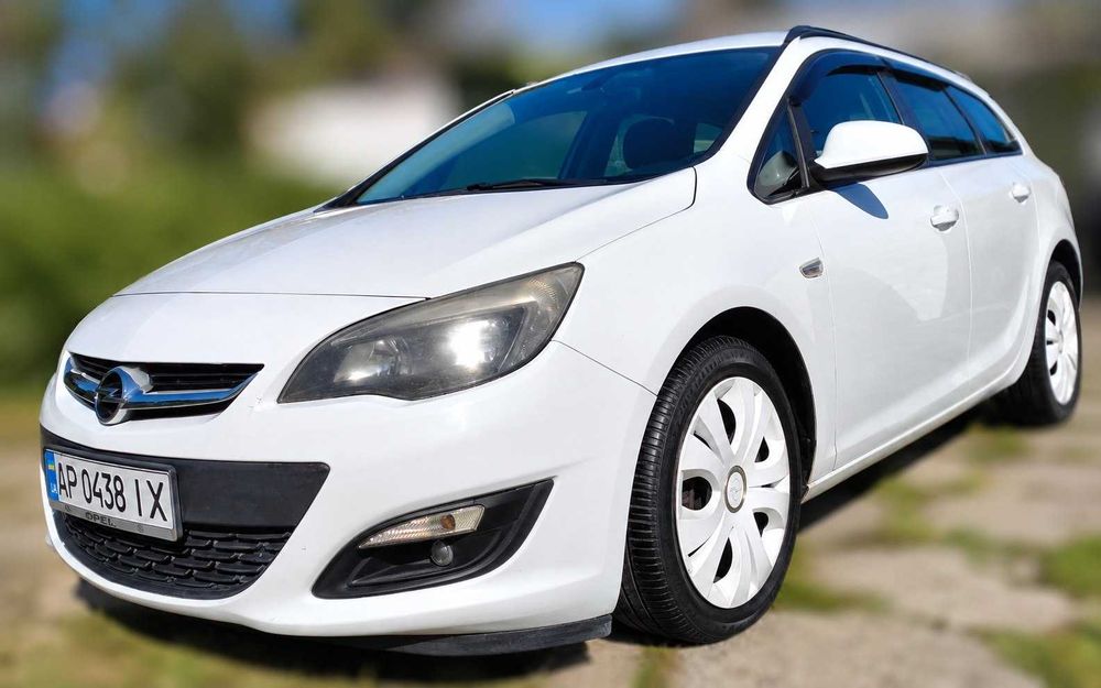 Opel Astra Sports Tourer 2014