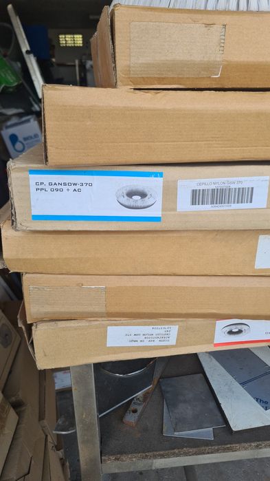 Escovas para maquinas limpeza tennant